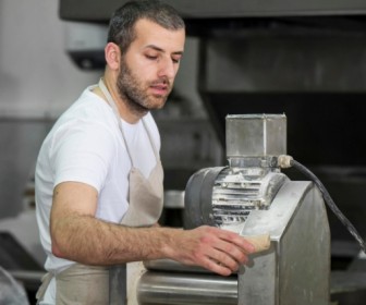 Pieczenie ciastek bezglutenowych: specjalistyczne maszyny i techniki